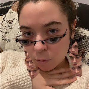 Meet your Posher, Crystal